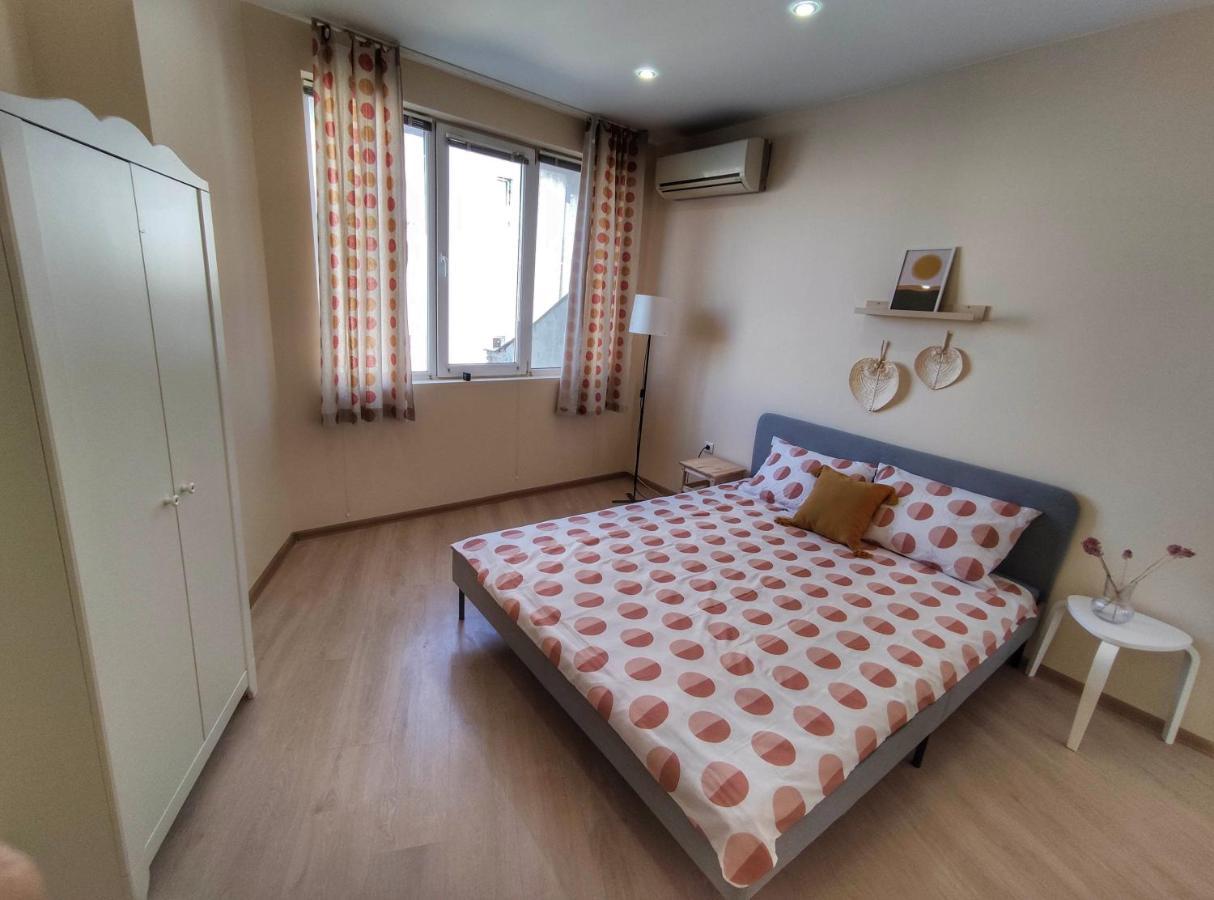 By The Cathedral, 1 Bed Flat Apartment Varna Exterior photo